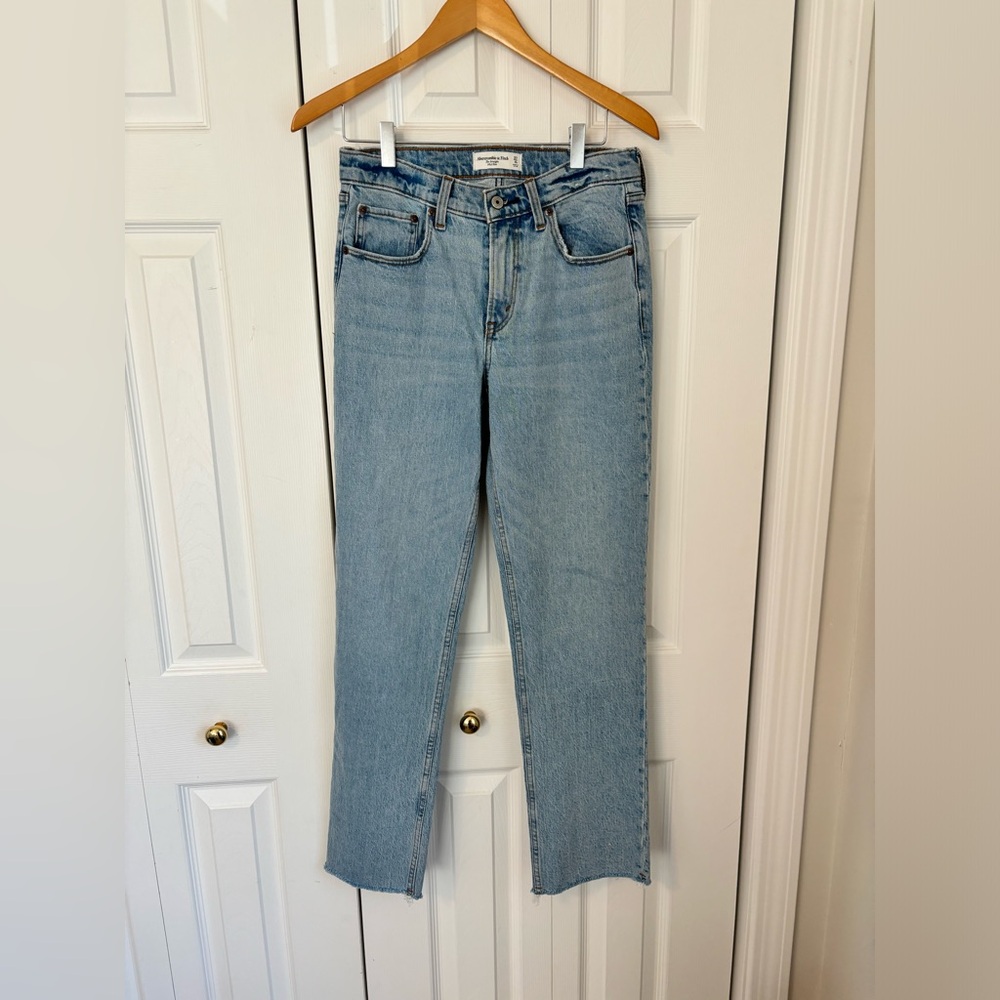 A&F Mid Rise Straight Jean NEVER WORN - Picture 7 of 11